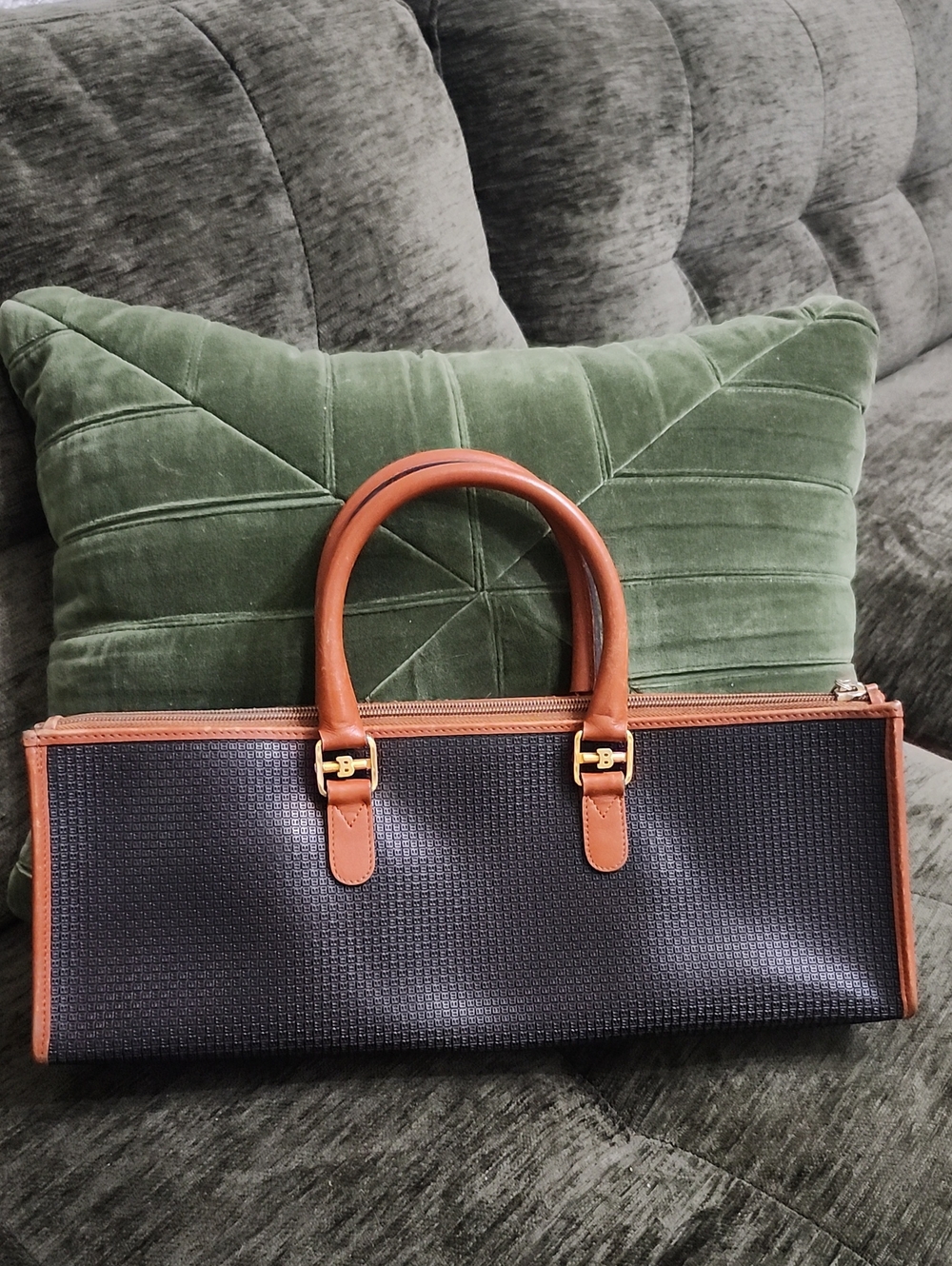 Bally Vintage Leather Handbag W/Logo Goldtone Hardware Black & Brown - Picture 10 of 17
